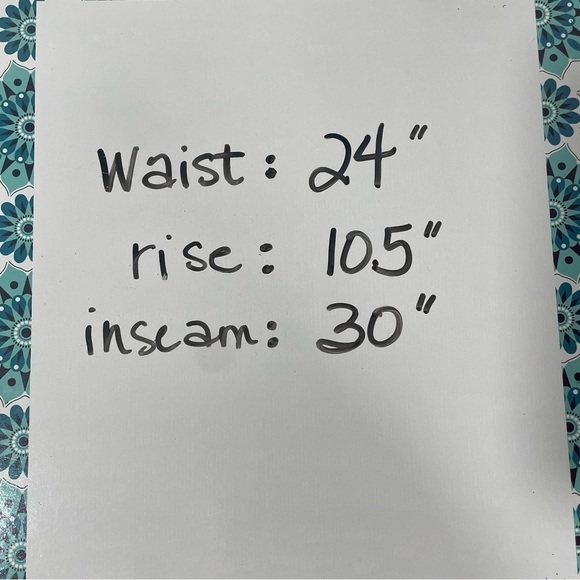 BDG Urban Outfitters Mom Hi-Rise Jeans Tapered Leg Lightly Distressed Size 24 - Picture 12 of 12